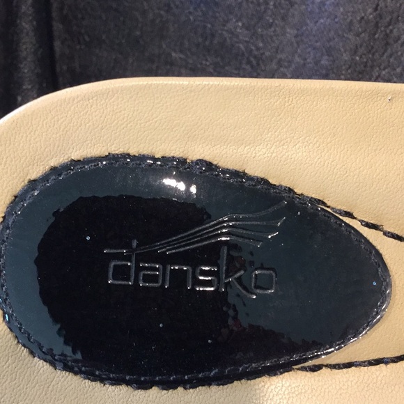 Ladies black & white Dansko wedge - Picture 2 of 6